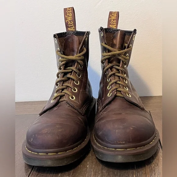 Dr. Martens Brown Leather Lace Up Boots Mens size 8 Women’s size 9 - Picture 2 of 11